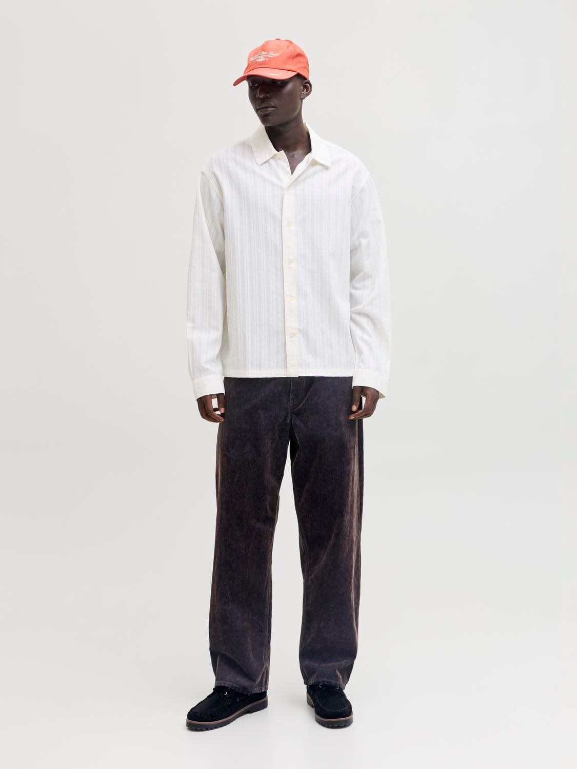 model_shot-front_full